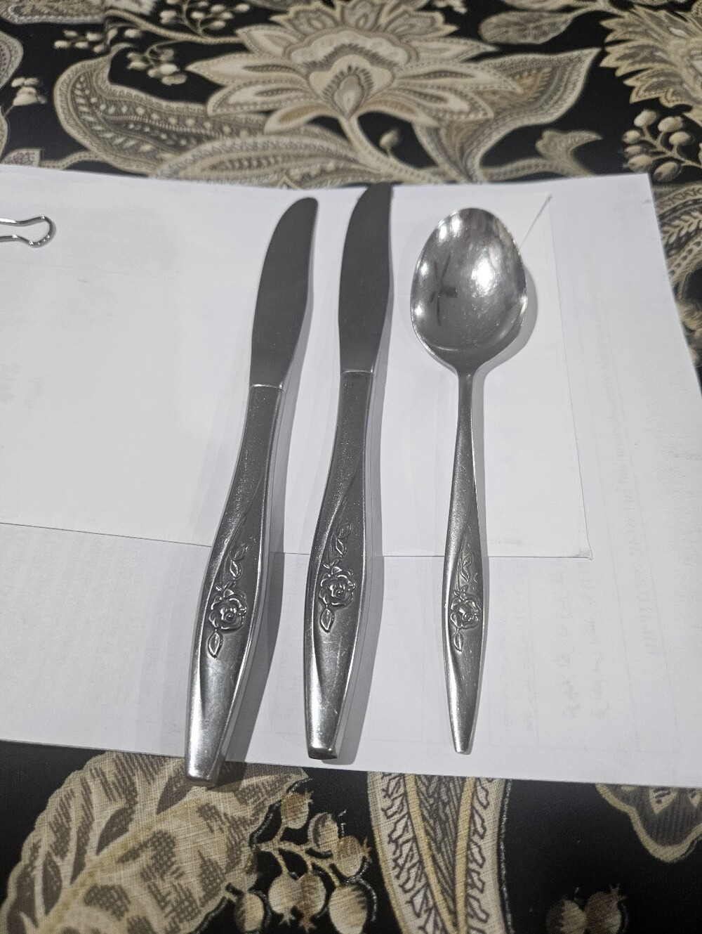 Vintage Oneida Lasting Rose Cutlery - 3 Pieces (2 Knives + Spoon)